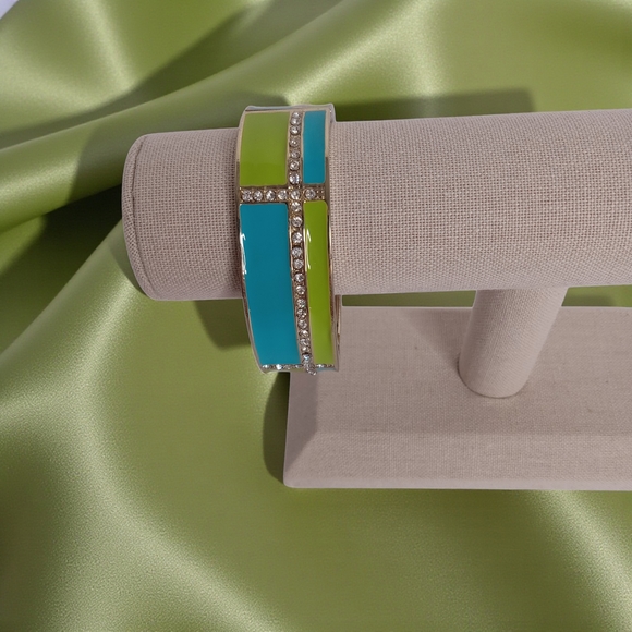 UNKNOWN Jewelry - VINTAGE ENAMEL HINGED BANGLE BRACELET PLAID COLOR BLOCK DESIGN‎    GREEN & BLUE